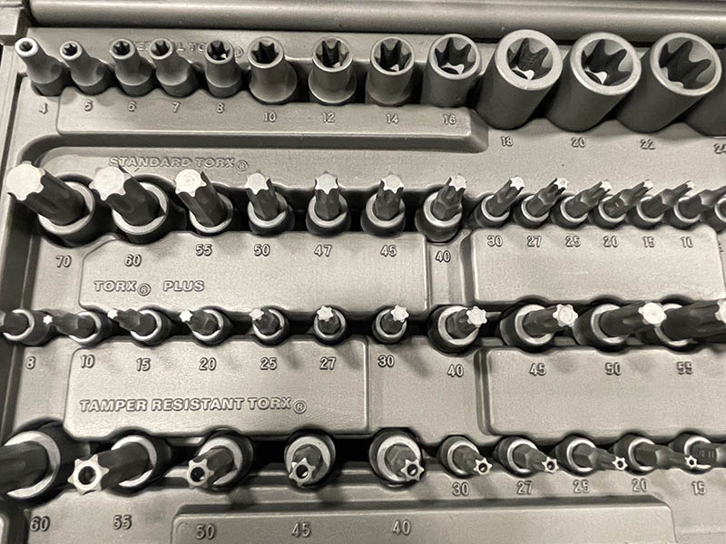 Torx and reverse torx sockets