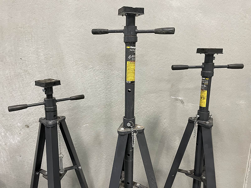 High-lift jackstands